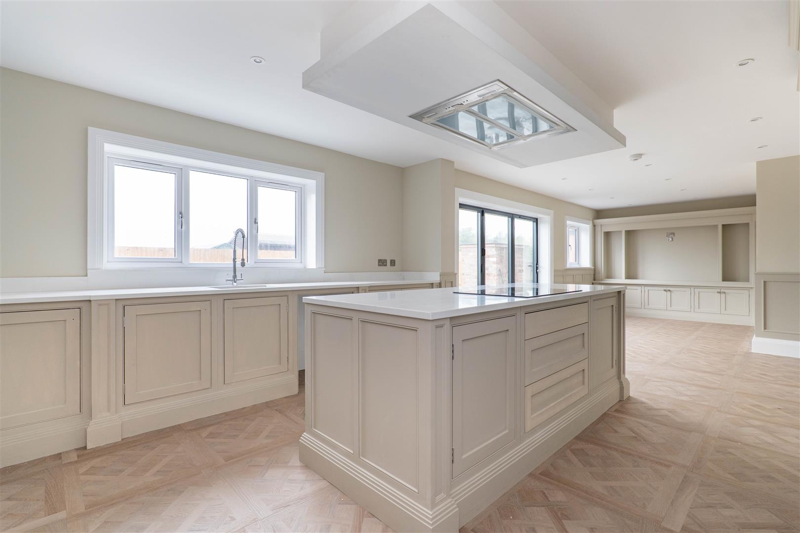 5 bed property in Fermor Road, Preston